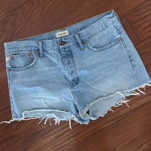 Madewell Relaxed Denim Shorts Cedarcroft Wash Size 32" Size 14 thumbnail 3