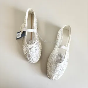 Universal Threads Celia White Floral Lace Mary Jane Espadrille Flats Women's 8.5 thumbnail 8