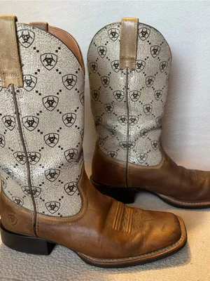 Ariat Women’s 7.5C Two-Tone Western Cowboy Boots with Ariat Logo, Square Toe thumbnail 5