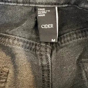 Cider Mid Rise Pocket Wide Leg Cargo Jeans Women’s Size Med thumbnail 8