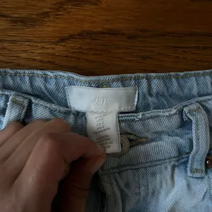 H&M High Waisted Shorts thumbnail 2