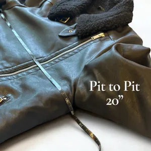 Hollister Women’s Black Faux Leather Motorcycle Jacket Size Small. thumbnail 6
