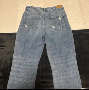American Eagle High-Rise Mom Jeans Distressed thumbnail 2