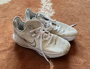 Nike LeBron Witness 6 basketball shoes in the "Summit White Metallic Pewter" Size 8.5 men Some wear and tear still able to be worn and an awesome shoe! thumbnail 1