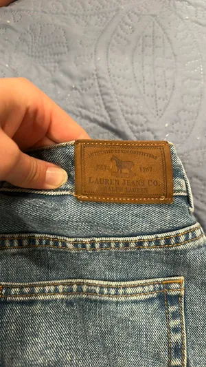 Levi’s Jean shorts thumbnail 2