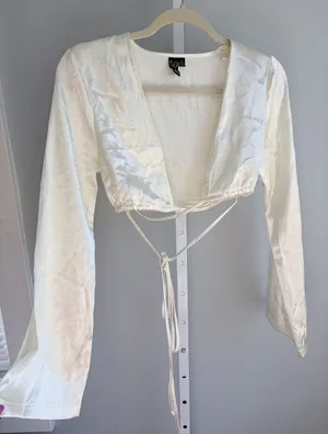 WINDSOR Ivory Tie Front Long Sleeve Crop Top XS thumbnail 1