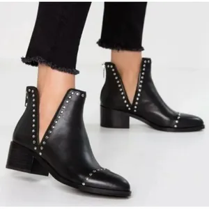 Steve Madden Conspire Ankle Boots Women 9M Black Leather Studded Cutout Rock thumbnail 1