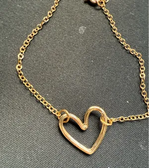 Gold Heart Bracelet thumbnail 1