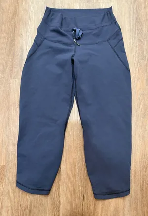 Lululemon High Rise Crop Leggings Navy Blue Women's‎ Size 4 thumbnail 1