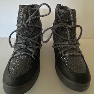 Juicy Couture MAREEN Wedge Booties Shoes Black Glitter Women’s Size 7M scuffed thumbnail 3
