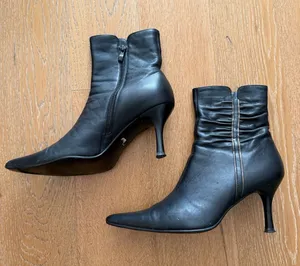 Women's Black Leather Pointed thumbnail 1