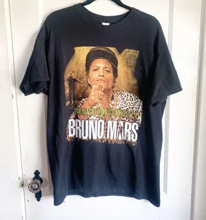 Bruno Mars 24K Magic World Tour 2017 Concert T-Shirt Graphic Tee Music Gildan L thumbnail 1
