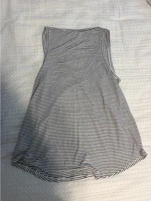 American Eagle Outfitters Soft & Sexy Tank Top Floral thumbnail 3