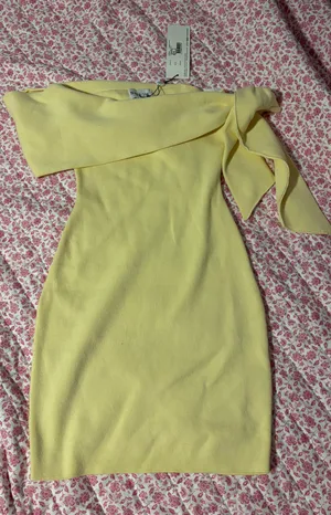 Butter yellow dress Size XS thumbnail 1