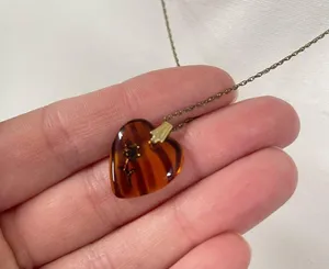 Vintage Gold Tone Orange Plastic Heart Pendant With Rhinestone Necklace thumbnail 6