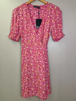 NWT ASOS Pieces Wrap Ditsy Floral Pink Mini Dress Feminine Flowy Girly thumbnail 2