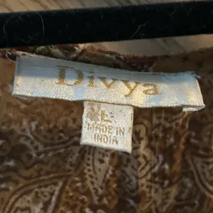 Divya a brown paisley-patterned dress /top with a beaded V-neckline Size Large thumbnail 8