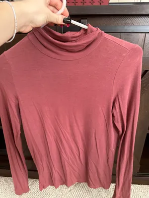 AE pink long sleeve  thumbnail 1
