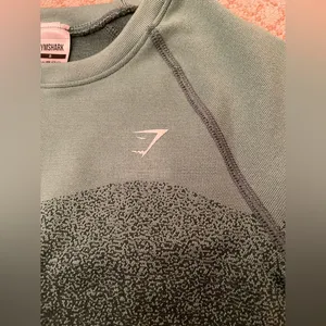 Gymshark green cropped long sleeve workout cinch back top women’s size small thumbnail 3