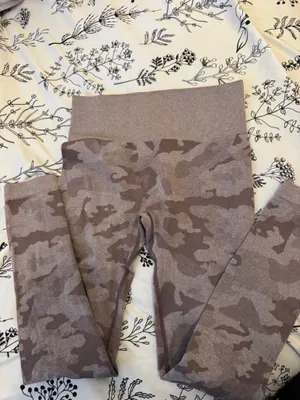 Purple camo leggings thumbnail 2