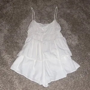 Le lis COLLECTION Romper With Adjustable Straps Size Small thumbnail 2