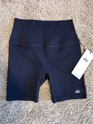 Alo seamless ribbed favorite shorts 5" inseam size xs in navy NWT thumbnail 6