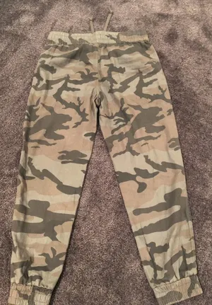 Aritzia TNA Camo Alix Pant thumbnail 4