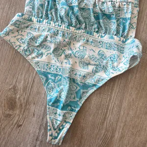 Womens Urban Outfitters Blue/White Printed Bodysuit - L thumbnail 3