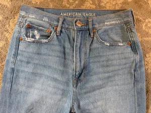 American Eagle High-Rise Baggy Jeans thumbnail 6