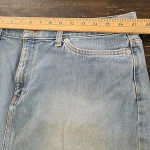 GAP Light Wash Denim Skirt Women's Size 14 Front Slit 5-Pocket Jean Skirt Casual thumbnail 3