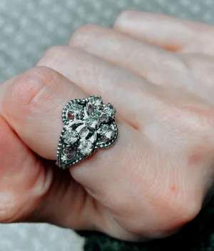 Zirconium Ring Sz. 5 Silver thumbnail 1