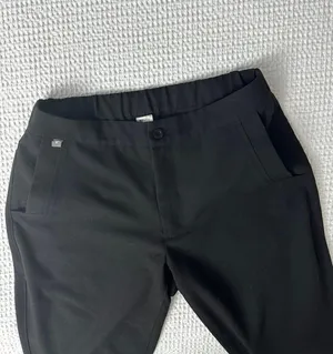 FIGS straight pant with button thumbnail 2