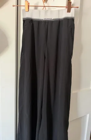 Lululemon Swift High-Rise Wide-Leg Pant Logo Waistband thumbnail 6