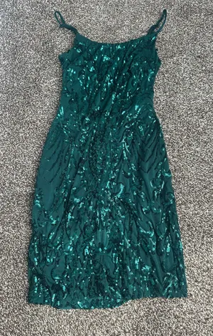 Dress Green Size M thumbnail 1