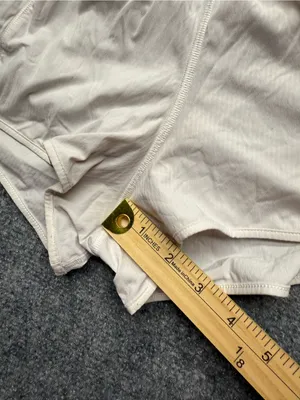 lululemon athletica Women’s 8 Light Beige Athletic lined Shorts thumbnail 3