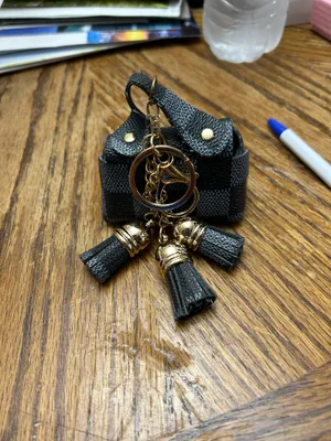 Mini black purse keychain Size undefined thumbnail 3