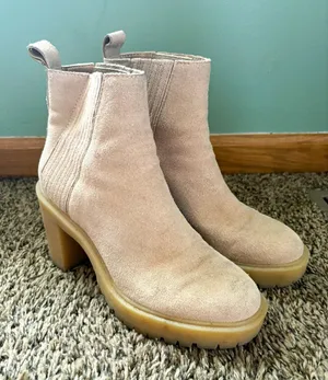 Dolce Vita Celia Women's Beige Leather Ankle Bootie Slip-On Round Toe 8M thumbnail 1