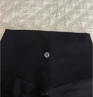 Lululemon Shorts thumbnail 3