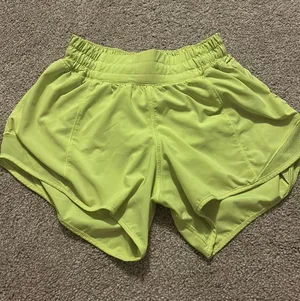 Lululemon Hotty Hot 4" Shorts thumbnail 1