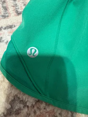 Lululemon Hotty Shorts 2.5" Kelly green thumbnail 3