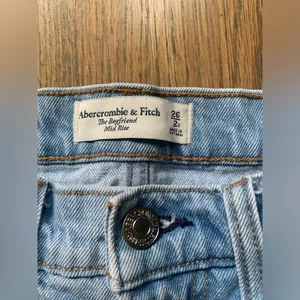 Abercrombie & fitch the boyfriend mid rise 26/2R thumbnail 6