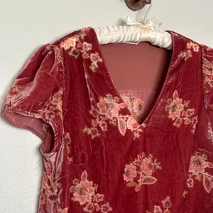 Velvet Burnout Salmon Rose Pink Floral V Neck Blouse Tshirt Top Tee Boho Fairy thumbnail 2