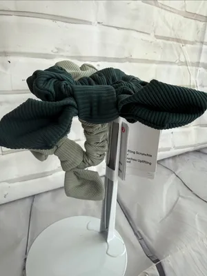 Lululemon Uplifting Bow Scrunchie Set of Two in Warp Teal & Jade Grey thumbnail 7