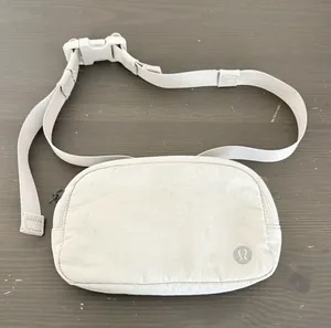 Lululemon Everywhere Belt Bag Mini Ripstop in Vapor/Traverse Grey thumbnail 1