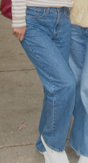 Abercrombie High-Rise Jeans Loose Curve Love thumbnail 3