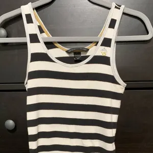 Victoria’s Secret black and white tank top thumbnail 2