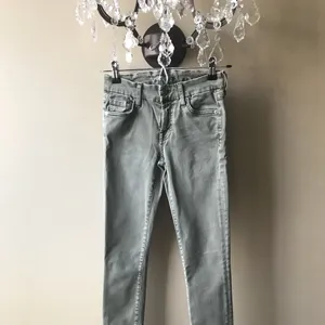 7 For All Mankind ‘Gwenevere’ Skinny Jean Light Olive Color Size 25 Retail $189 thumbnail 2