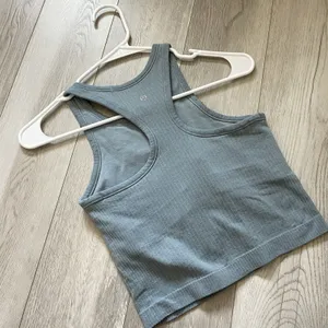 Lululemon Crop Tank Top ebb to street racerback womens Blue (size 4) workout gym thumbnail 4