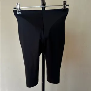 SKIMS Booty Hip Enhancing Shaping Mid‎ Thigh Short, Size XS NWT thumbnail 5
