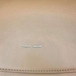 (NWOT) Pixie Mood - The Zoe Crossbody Vegan Leather‎ Bag, Honey Zip Closure thumbnail 6